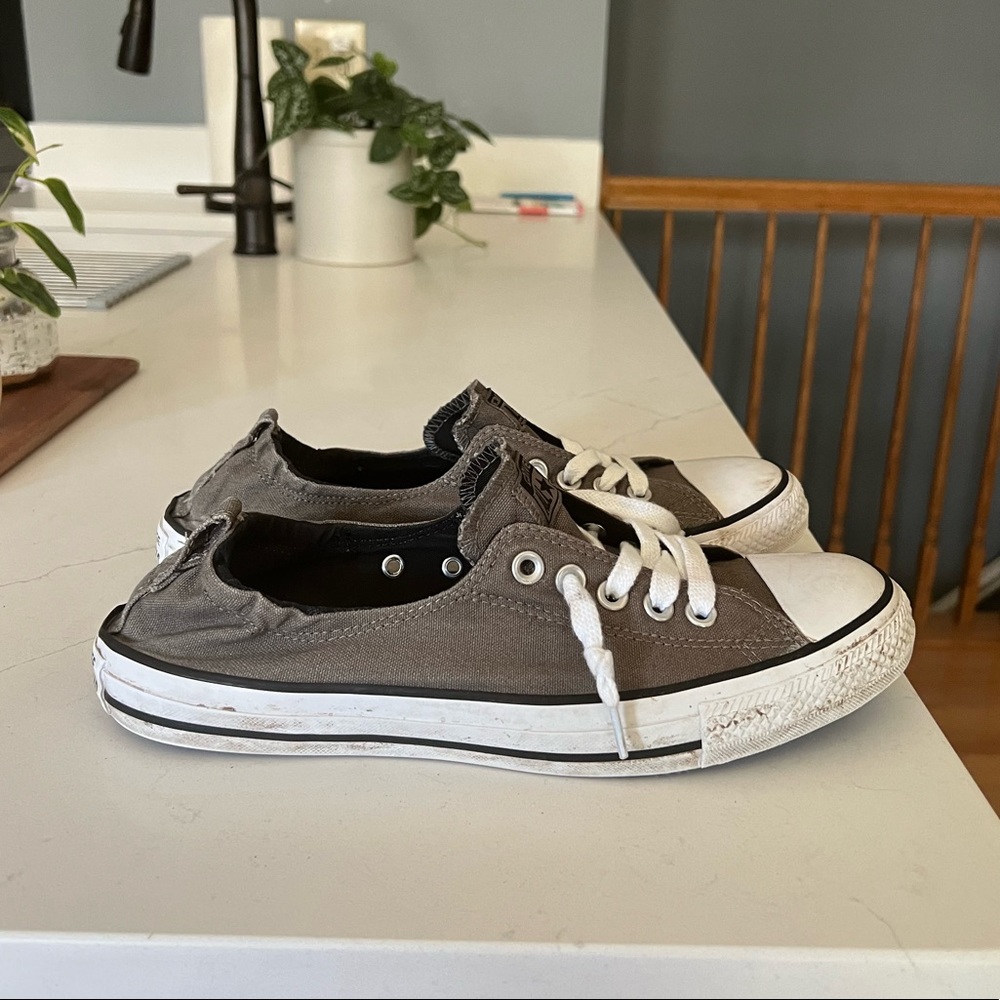 Converse- Women’s 11/Men’s 9
